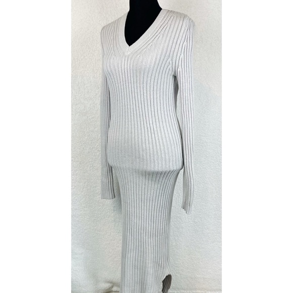 ROMEO & JULIET COUTURE • Grey Ribbed Knit Sweater Bodycon Midi Dress - Picture 5 of 13